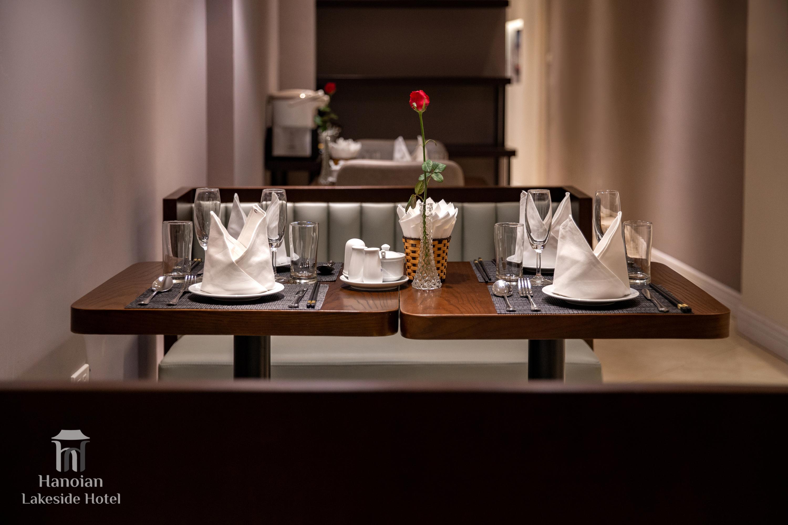 Lakeside Premium & Travel Hotel Hanoï