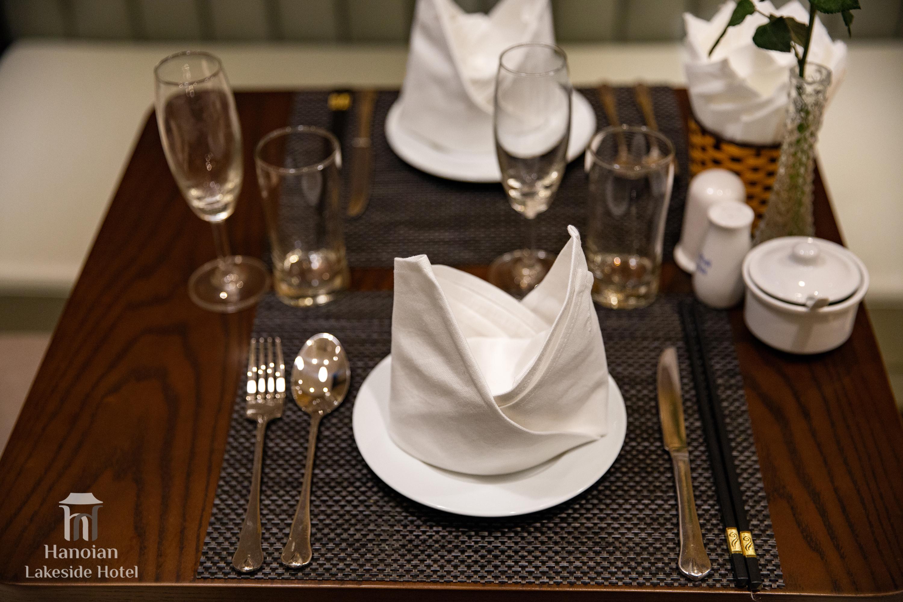 Lakeside Premium & Travel 3* Hanoï
