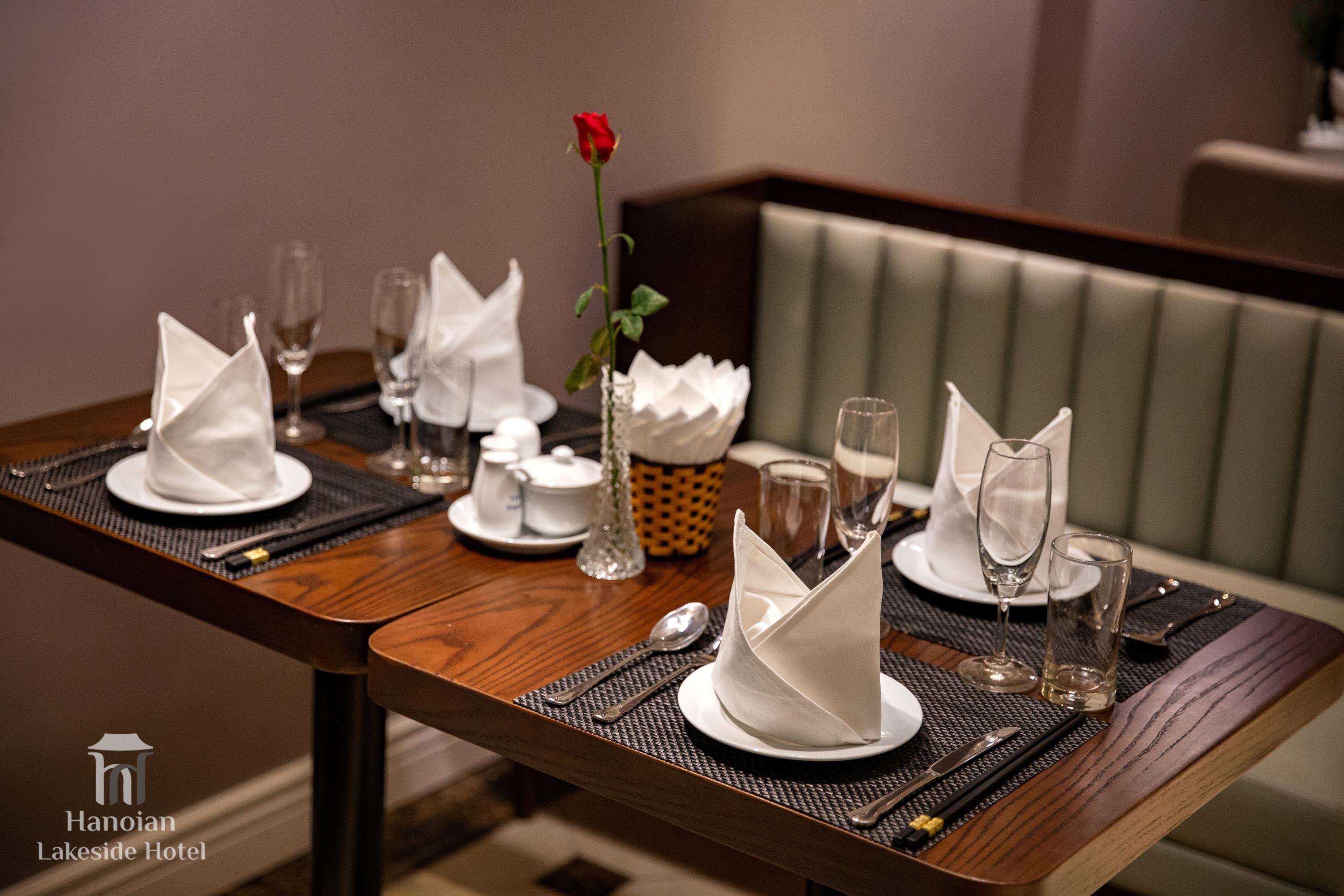 Lakeside Premium & Travel 3* Hanoï